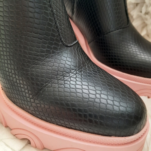 Sorel Women's Brex Heel Chelsea Boots Gentle Used In Box 8.5 Vintage Pink Black - Picture 13 of 16
